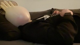 BHDL - LATEXGLOVE BREATHPLAY - COUNT THE SECONDS - Latexglove and Zip-Tie Breathplay three times in a row on the Couch.