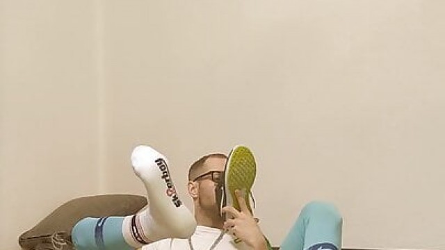 (GER) Sk8erboy-twink sniffs his own sneakers and socks are sooo horny ,stretching and Training gaped Asspussy  raw